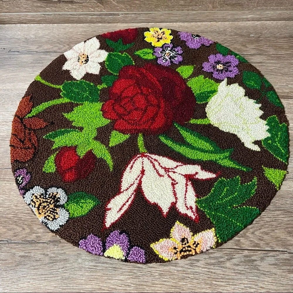 Vintage Handmade 16” Round Plush Latch‎ Hook Rug with Flowers Cottagecore Roses